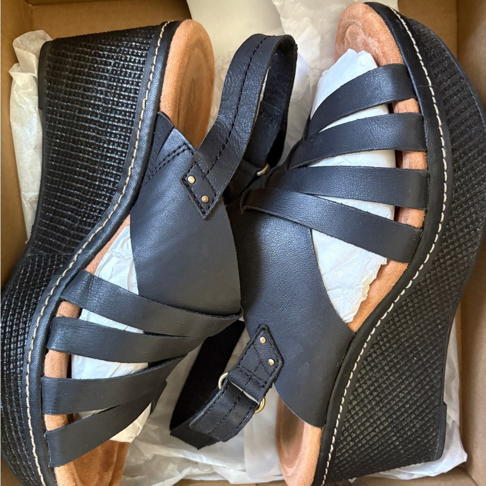 Clark’s Black Strappy Wedge Sandals